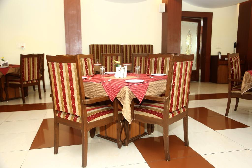 Hotel Raja Bhoj Bhopal Zewnętrze zdjęcie