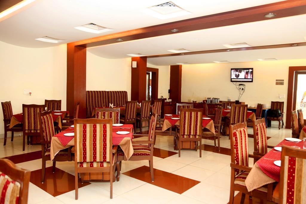 Hotel Raja Bhoj Bhopal Zewnętrze zdjęcie