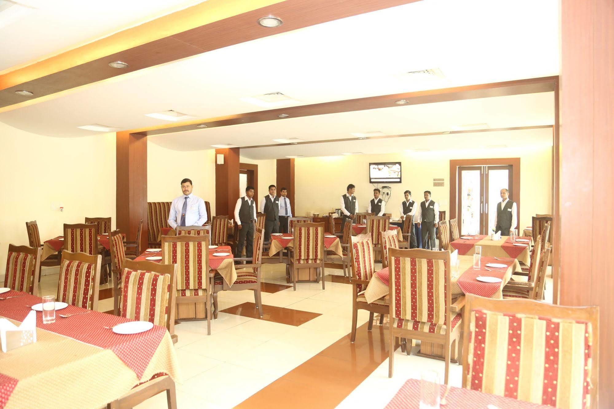 Hotel Raja Bhoj Bhopal Zewnętrze zdjęcie